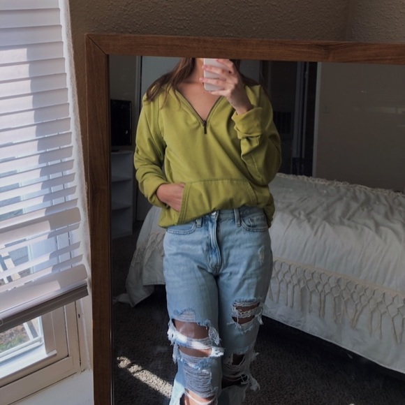 trendy green sweatshirt - Picture 2 of 4